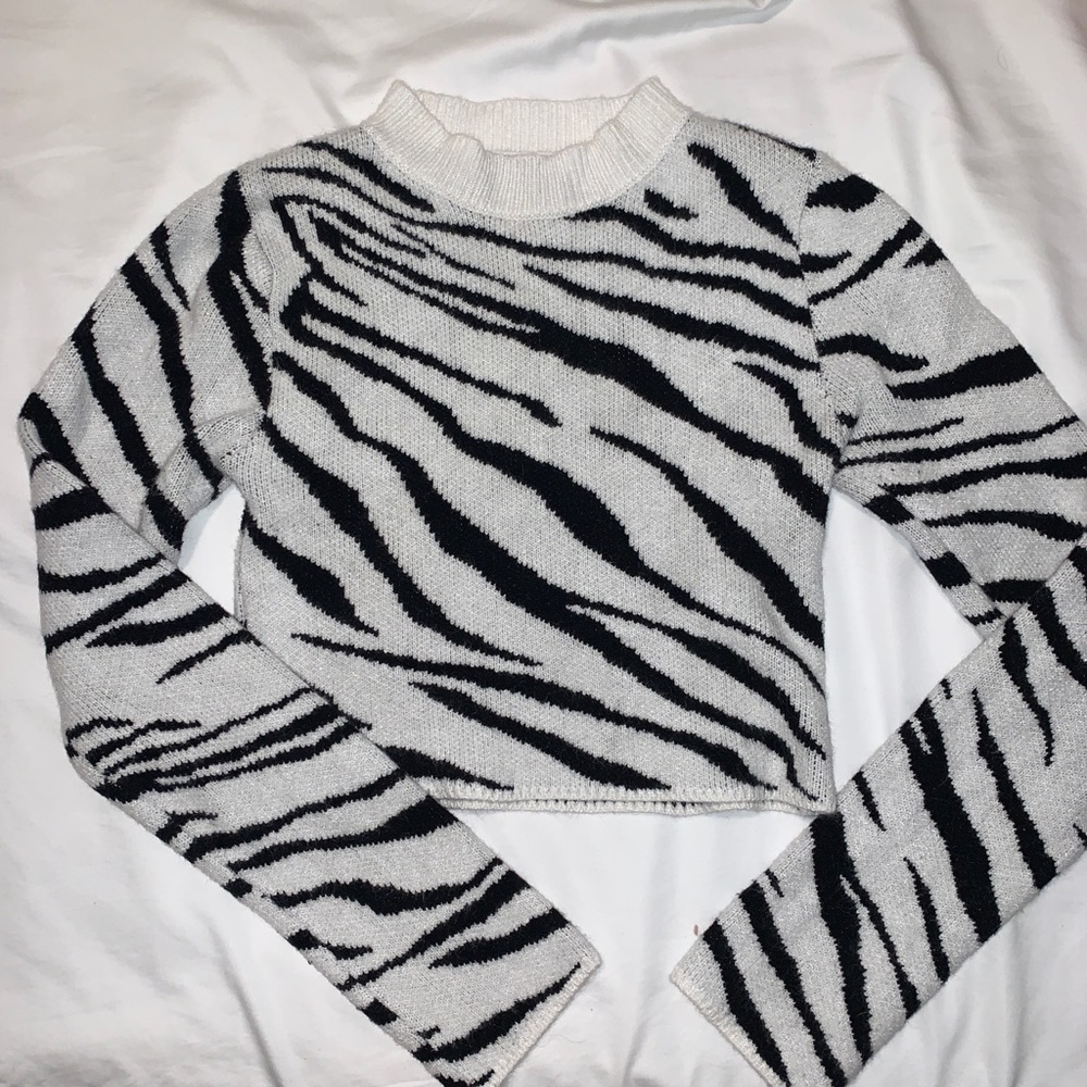 Zebra sweater crop top